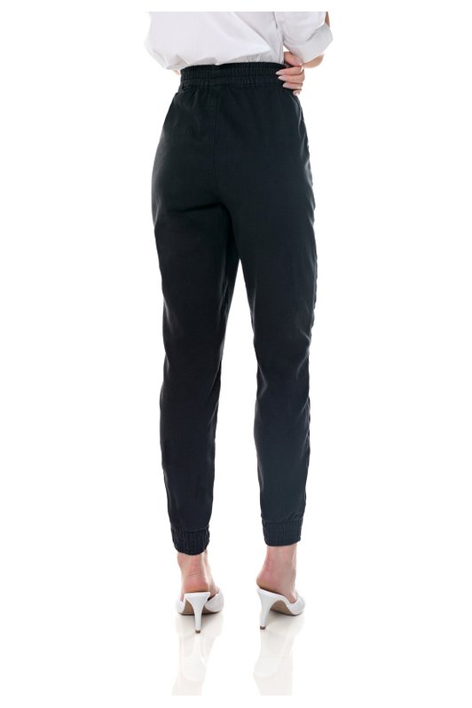 dz3658 com calca jeans feminina jogger black and white preta denim zero costas prox