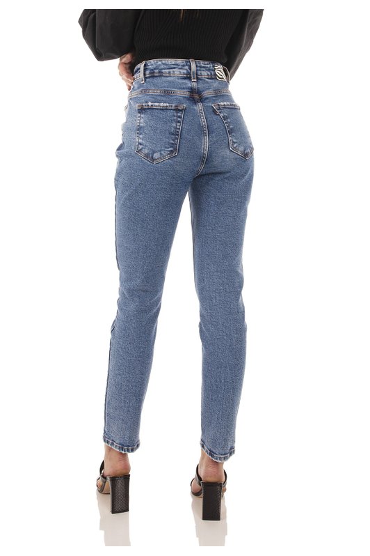 dz3738 com calca jeans feminina mom fit tradicional denim zero costas prox