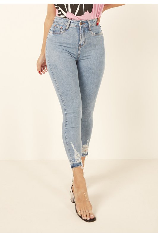 dz3938 com calca jeans femina skinny media cropped com puidos na barra denim zero frente prox