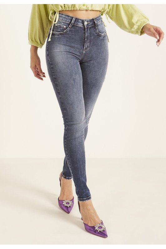 dz3965 1 com calca jeans feminina skinny cigarrete com puidos denim zero frente prox