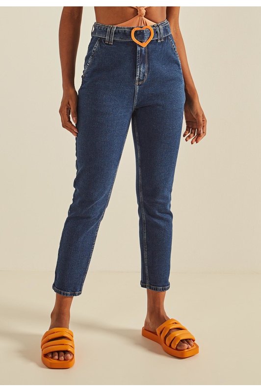 dz20261 1 com calca jeans feminina mom fit cropped com cinto denim zero frente prox easy resize com