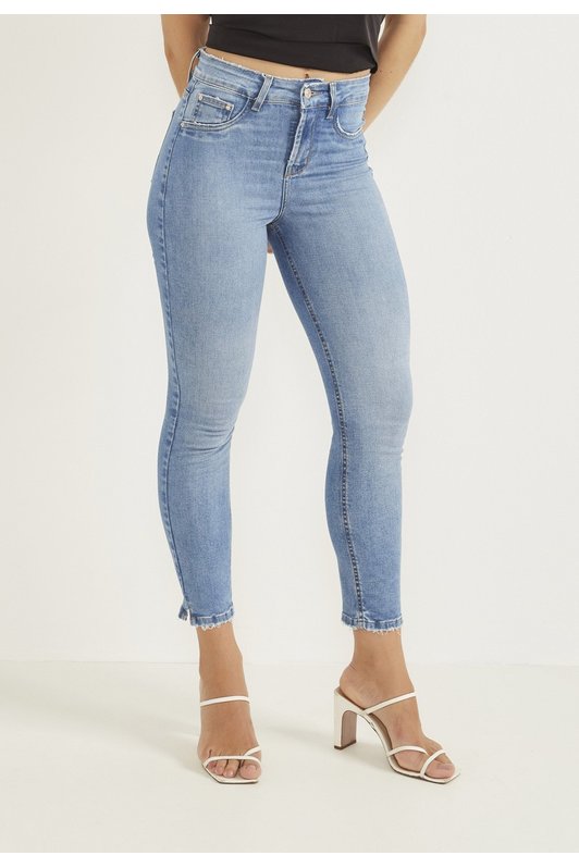 dz20569 re calca jeans feminina skinny cropped com barra levemente desfiada denim zer